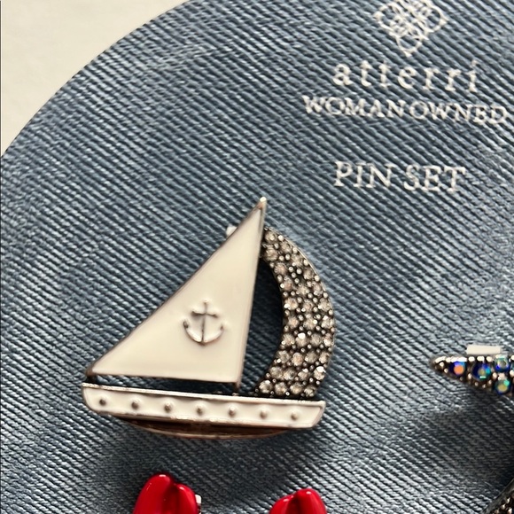 Nautical Motif Boat Bag Pin Set 🦞⚓️ - Picture 3 of 8